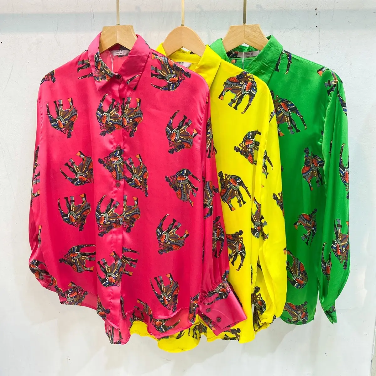 Kemeja motif Silk premium