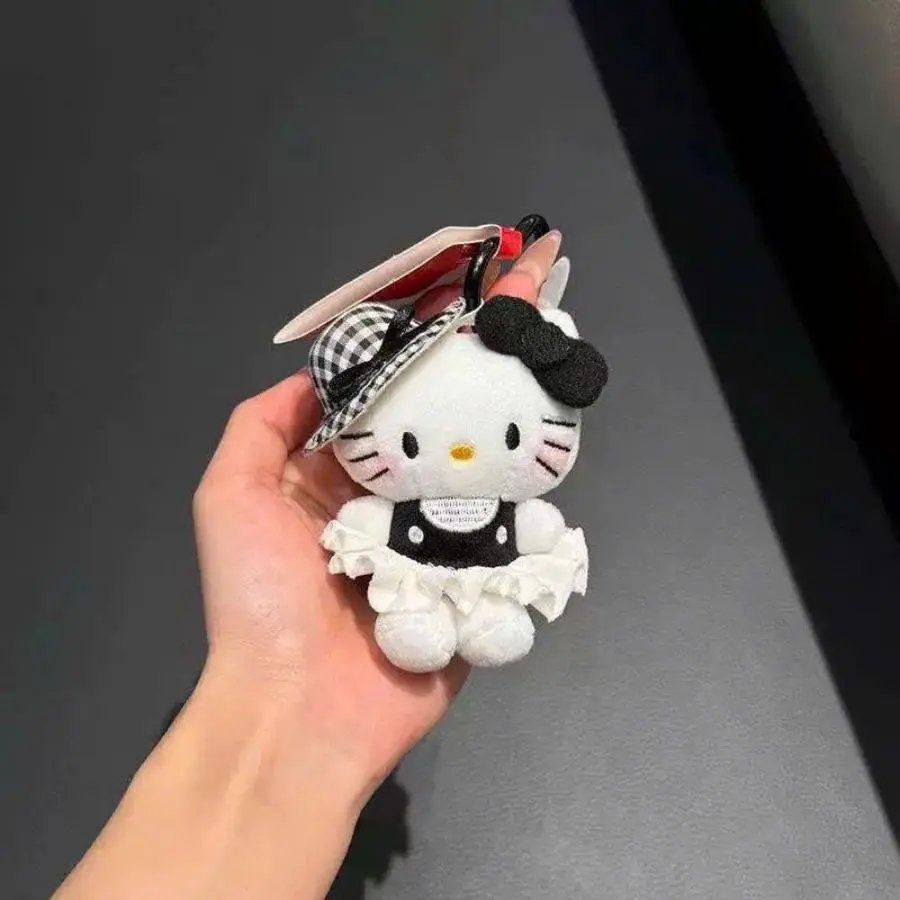 Kitty mũ đen