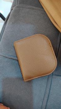 Product Review of Dompet Pendek Wanita, Fesyen, Lipat, Dompet Syiling dan Pemegang Kad, Kapasiti Besar, Diperbuat daripada Kulit PU, Penutupan Zip, Gaya Bergaya from c**9 1
