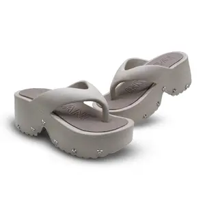 Sandal Jepit TInggi Wanit Dewasa Jepit Wedges Terbaru