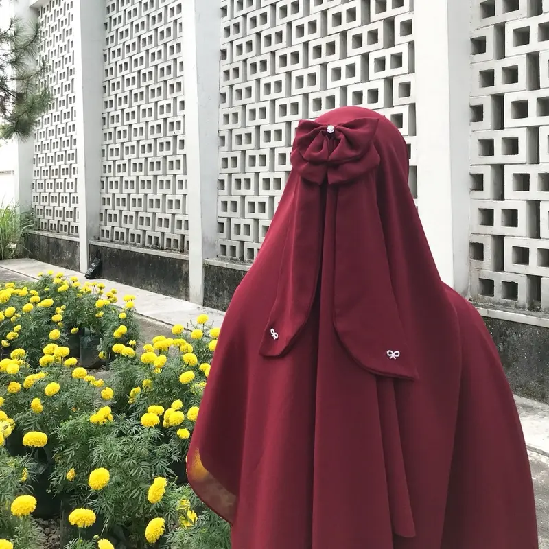 Khimar segi empat Haura set cadar payet dan bros ekor panjang 3