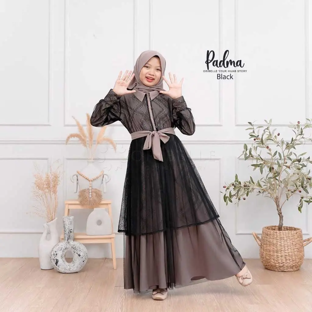 Baju Muslim Padma Syar'i untuk Anak Perempuan Usia 9-14tahun dengan Jilbab Gratis - Gamis Anak Mewah dan Elegan untuk Kondangan dengan Bahan Crinkle Ukuran Fit M L XL Airflow Remaja Syari Bergo Dress Tanggung Panjang Lebaran