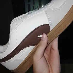 [Christy shoes] BOSTANTEN Mode Liar Sepatu Dexun Nyaman Murid Sepatu kets Krem Hitam Ringan Nyaman Anti Selip