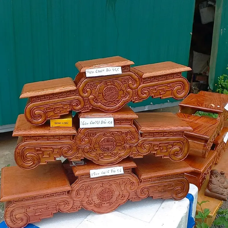 tam cấp(đục chiện chữ thọ)( kiểu cuấn)(mặt liền).gỗ hương đá bàn thần 4