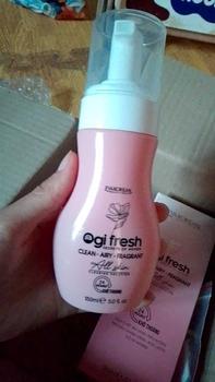 Product Review of {Combo 2 chai + 1 lọ nước hoa mini + 2v đặt }Dung dịch Vs Ogi Fresh Dạng Bọt Tuyết Chiết Xuất từ thiên nhiên- Hỗ Trợ Làm Sạch -150ml from L** H** 9** 1