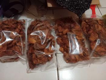 Product Review of [1kg] KRIPIK SALE PISANG KERING 1 KG total [4 x 250 gram] KHAS Cilacap RASA Manis Renyah Kriuk Cemilan Snack asli cilacap Keripik Salai Pisang CRISPY HALAL from G**I 2
