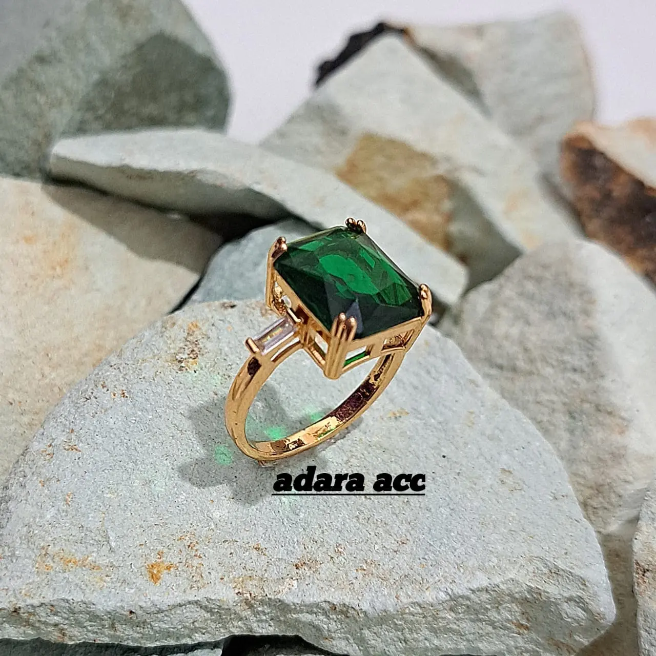 CINCIN WANITA MODEL BATU TERLARIS