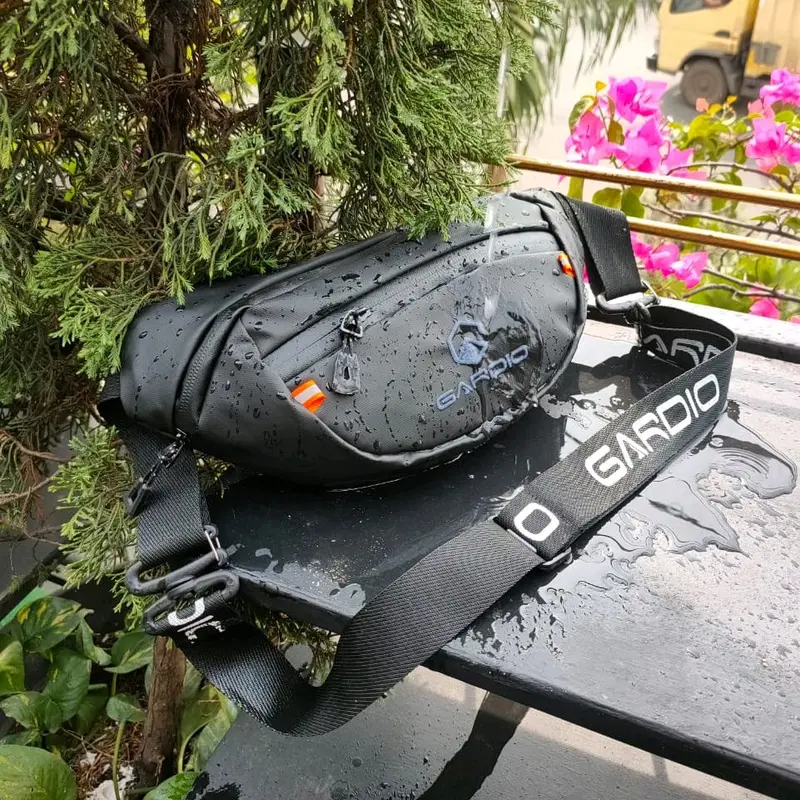 Tas Selempang Pria / Tas Waistbag Pinggang Cowok Anti Air Waterproof Premium Gardio - Cocok Untuk Aktivitas Harian Anda 1