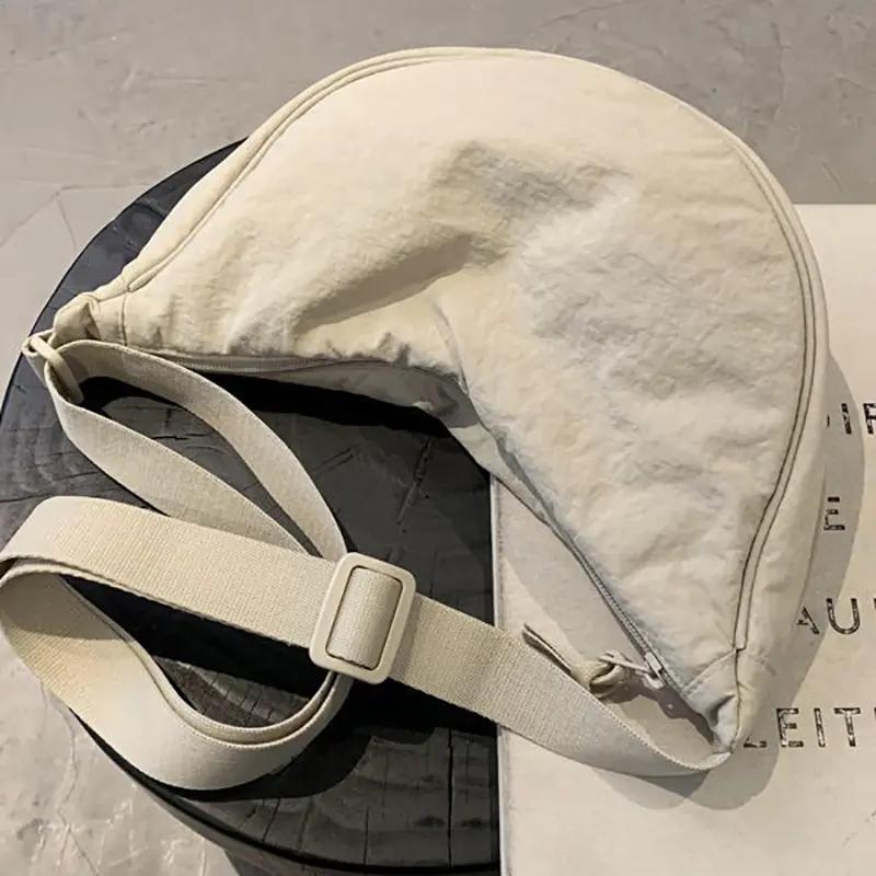 túi xuyên thân , túi dumpling nylon , túi vai , xu hướng và túi đa năng