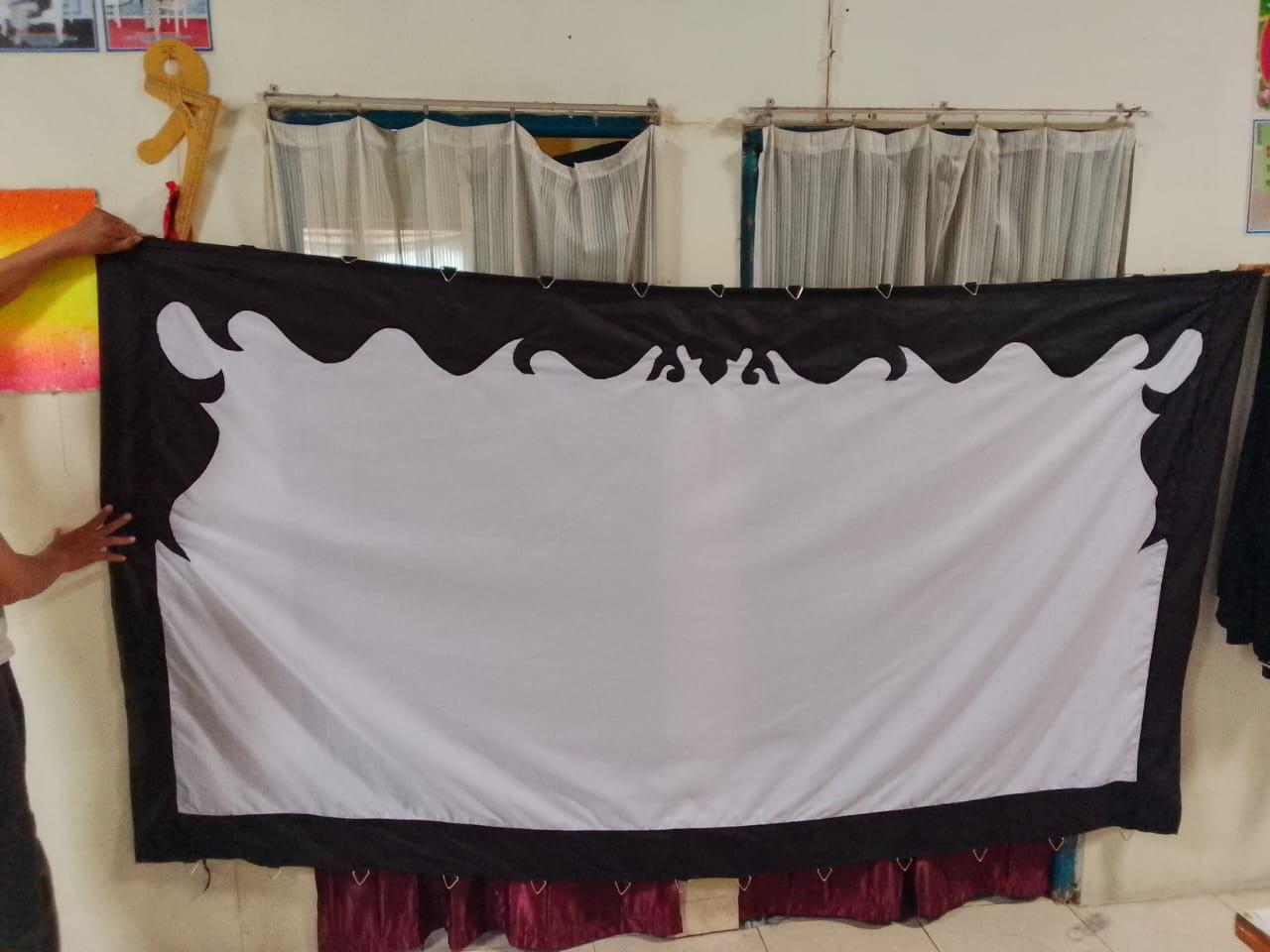 Kelir Wayang Kulit Satu Setengah/1.5 Meter Bahan Kain Oswot Tebal Berbagai Ukuran untuk Seniman Wayang - Riyanto Galeri - Benang