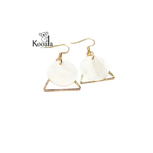 Anting Alami Segitiga Aksesoris Fashion Korean Wanita Model Simple Elegan Sederhana