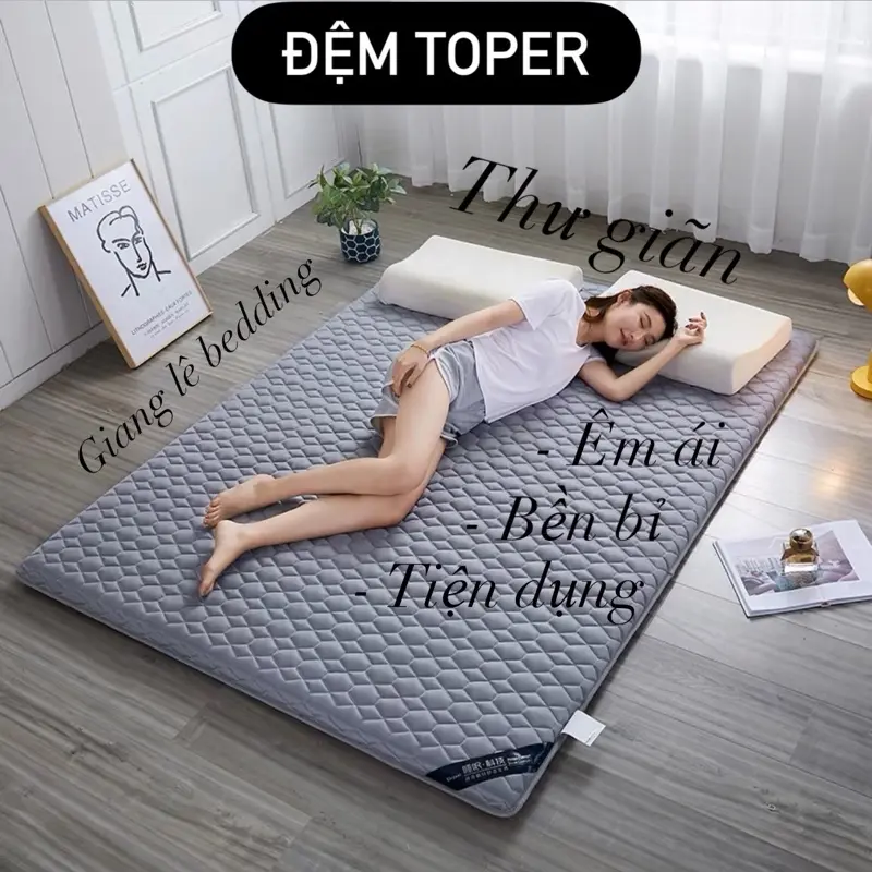 Đệm toper thế hệ mới (Size nhỏ)giá tại xưởng dày 3-4cm, mềm mại êm ái, lót bông tấm êm ái, vỏ đệm có thể tháo giặt thoải mái 0