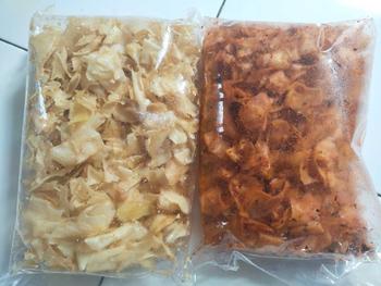 Product Review of 500Gram Keripik Kriwil Pedas Daun Jeruk & Keripik Kriwil Original 500 Gram Keripik Kriwil Sari Asih Cemilan Food Snacks Asin Kerupuk Kerupuk from R**a 1