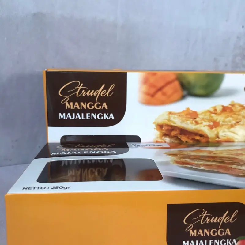 Aghnia Strudel Mangga asli Majalengka yang menggoda 3