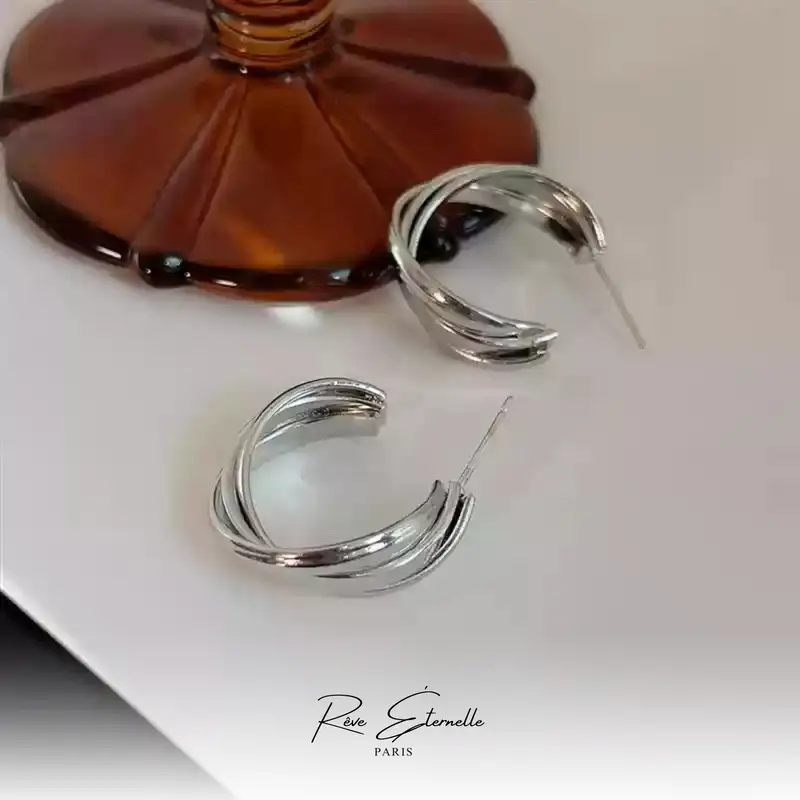 Reve Eternelle - Anting Wanita Perempuan Korea Model Twist Bentuk C Cantik Elegan Anggun Earrings Korean Style 2