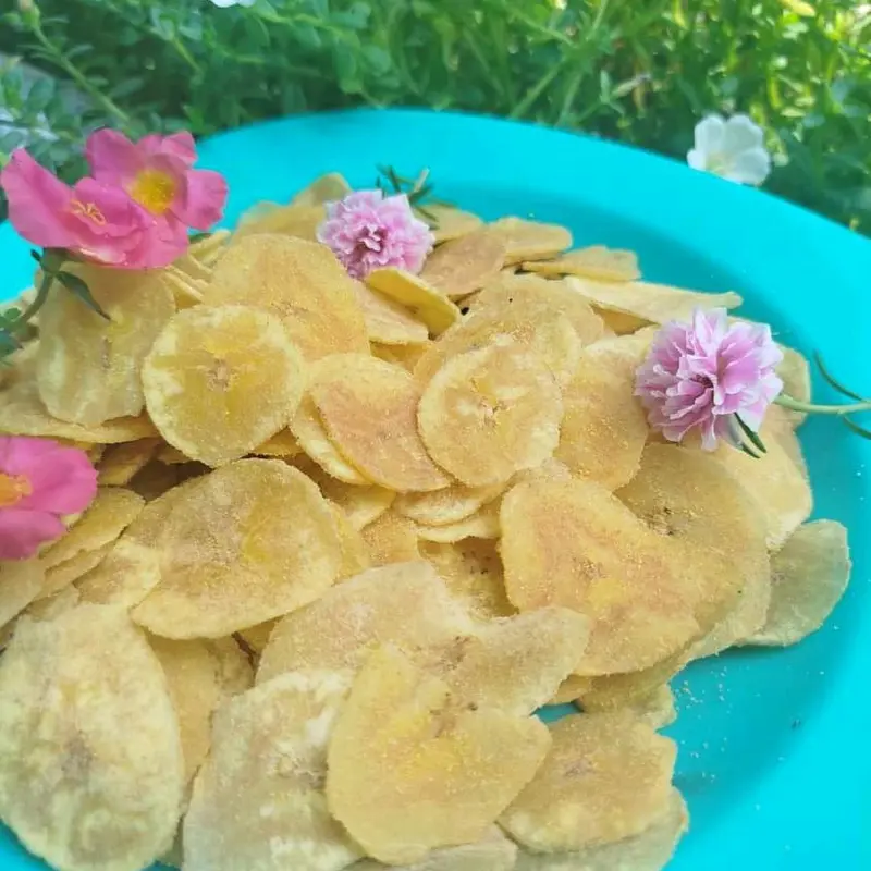 keripik pisang 1 kg dengan varian rasa original, keju, balado 5