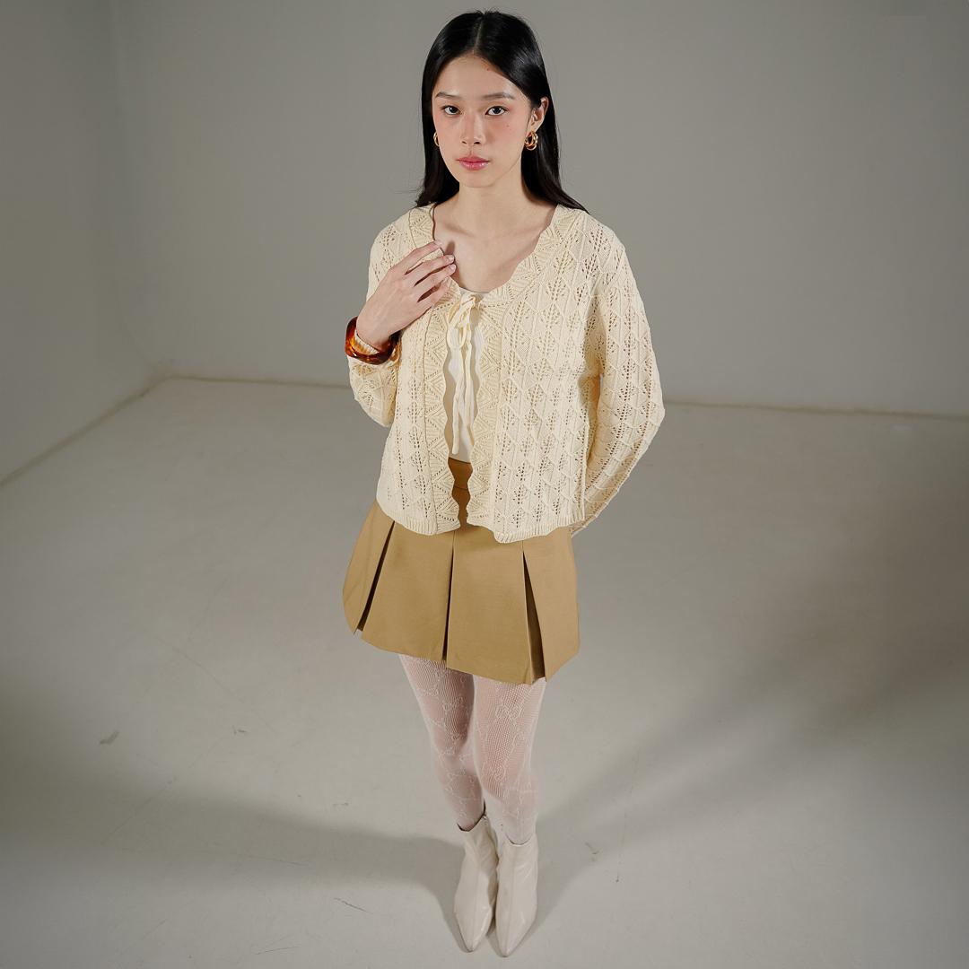 This Is April Robbie Cardigan Rajut Atasan Wanita Lengan Panjang Gaya Boho Chic Knitwear Outerwear Aesthetic Mewah Black dan Ivory This Is April Robbie Cardigan Rajut Atasan Wanita Lengan Panjang Gaya Boho Chic Knitwear Outerwear Aesthetic Mewah Black dan Ivory