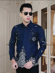 PERABU NAVY Batik Pria Lengan Panjang Modern Slimfit Lengan Panjang Premium Slim fit