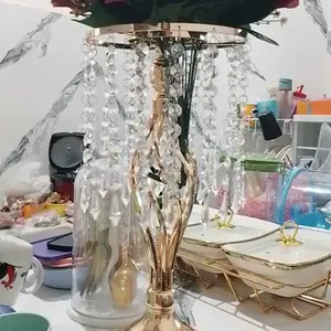Vas bunga hiasan dekorasi ruang tamu mewah pajangan lemari kaca luxurious wedding vase decoration dengan tetesan kristal