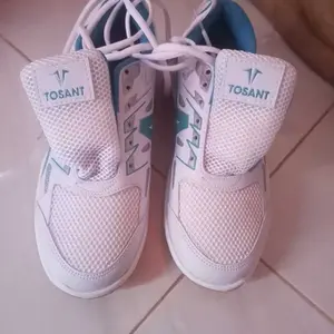 Sepatu Tenis Karet pentil berecit Aikiro Footwear Putih Tosca 35-40