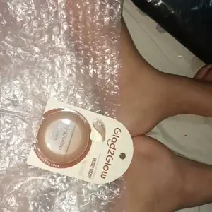 [New Mini 15g] Glad2Glow Skin Tint Flawless Blurrin MINI SIZE 15g- Foundation Ringan Mengandung Squalane Melembabkan Skin Barrier Coverage Medium Buildable Menyamarkan Pori Pori Hasil Akhir Natural Soft Matte Oil Control Tahan Lama Seharian