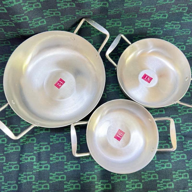 Combo 3 chảo đáy bằng chảo nhôm sáng  bóng dày đẹp  Nhôm Hàng Đẹp .Gồm 3 Size 16.18.24cm