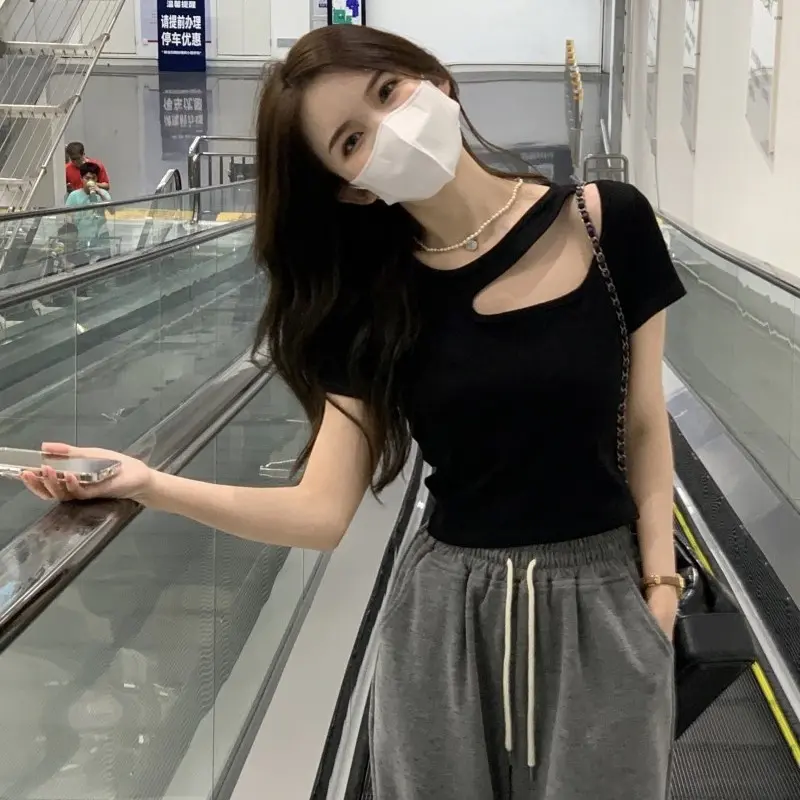 Áo Lớp Nền Ngắn, Phong Cách Mới Mùa Hè, Thiết Kế Dễ Thương Và Gợi Cảm, Ôm Sát, Ngắn Tay, Áo Nữ, Áo Thun, Thiết Kế khoét