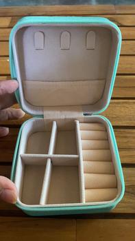 Product Review of [BISA COD] Kotak Perhiasan Box Tempat Penyimpanan Anting Cincin Kalung Emas Travel Jewelry Mini from D** D**r B**i 0