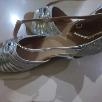 Product Review of YAN Sepatu Dance Wanita Sepatu Hak 5cm Sepatu Dansa Latin/ Line Dance from A**a N**i 0
