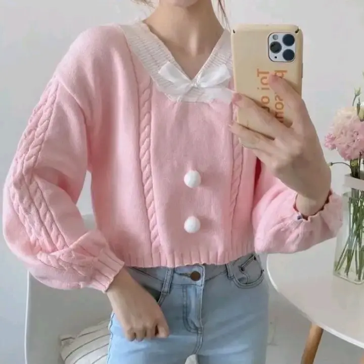 Sweater Vintage Pita Kerah V Variasi Kancing Tebal 1