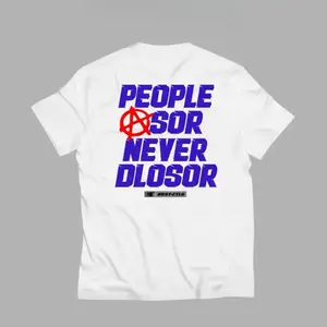 Kaos Motif Teks "People Sor Never Dlosor" & lkon- DesainMenarik Bahan Lembut, Tersedia Warna Hitam & Putih