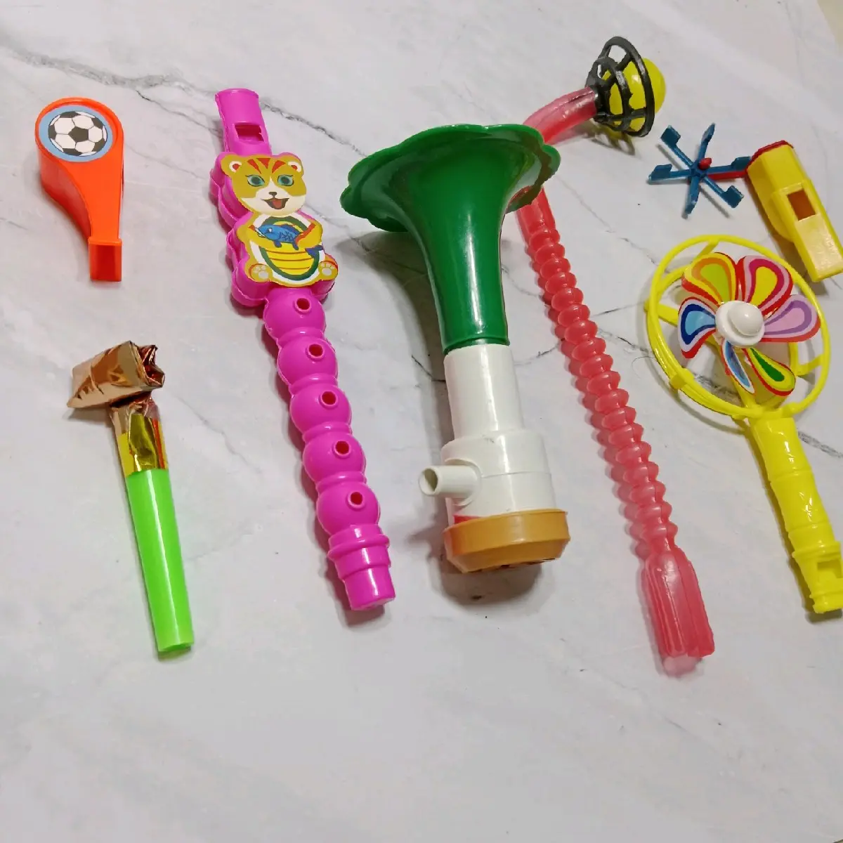 Mainan pluit oromotor isi 7 pcs