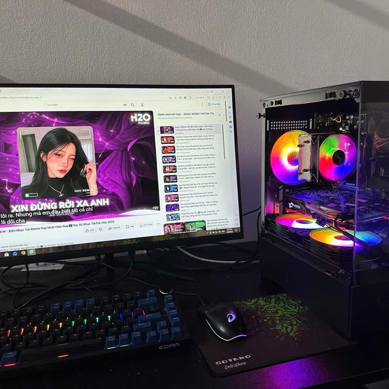 PC Gaming với RGB LED, Tối Ưu Hóa Hiệu Suất, Thiết Kế Đẹp Mắt, Phù Hợp cho Game Thủ