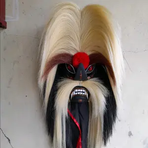 Ganongan hitam seram jambul menjulang tinggi