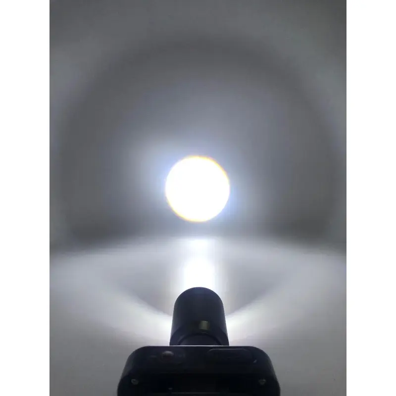 AOKI Lampu Senter Kepala LED Zoom Aoki AK-3675A 60W dengan Cahaya Maksimal 1000 Lumen dan RechaargerPro 4