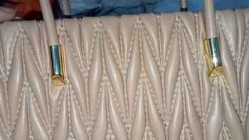 Product Review of MOCO Fashion Tas Selempang Wanita Hand Bag Tekstur Timbul Zigzag 2819 from O**a M**a 0