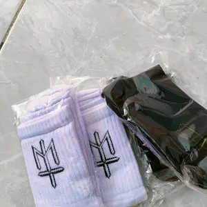 Kaos Kaki Anak SD SMP 7-12 Tahun Motif Oldschool Distro Garis Setrip Strip Panjang Tebal - Sendy Socks