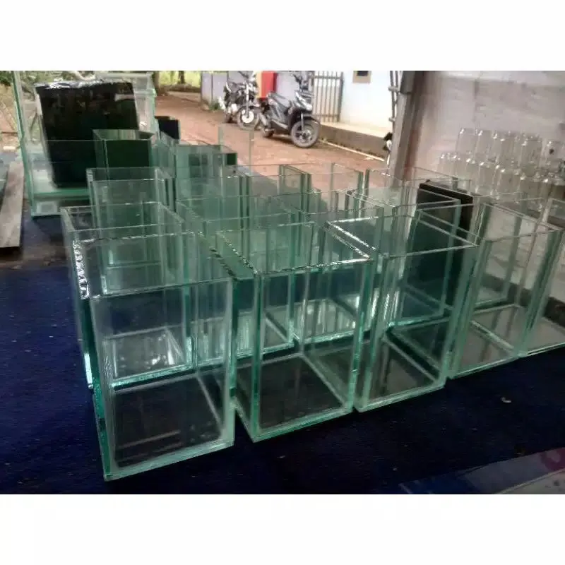 AKUARIUM MINI SOLITER IKAN CUPANG GUPPY UK:10X10X15 CM/1 PCS