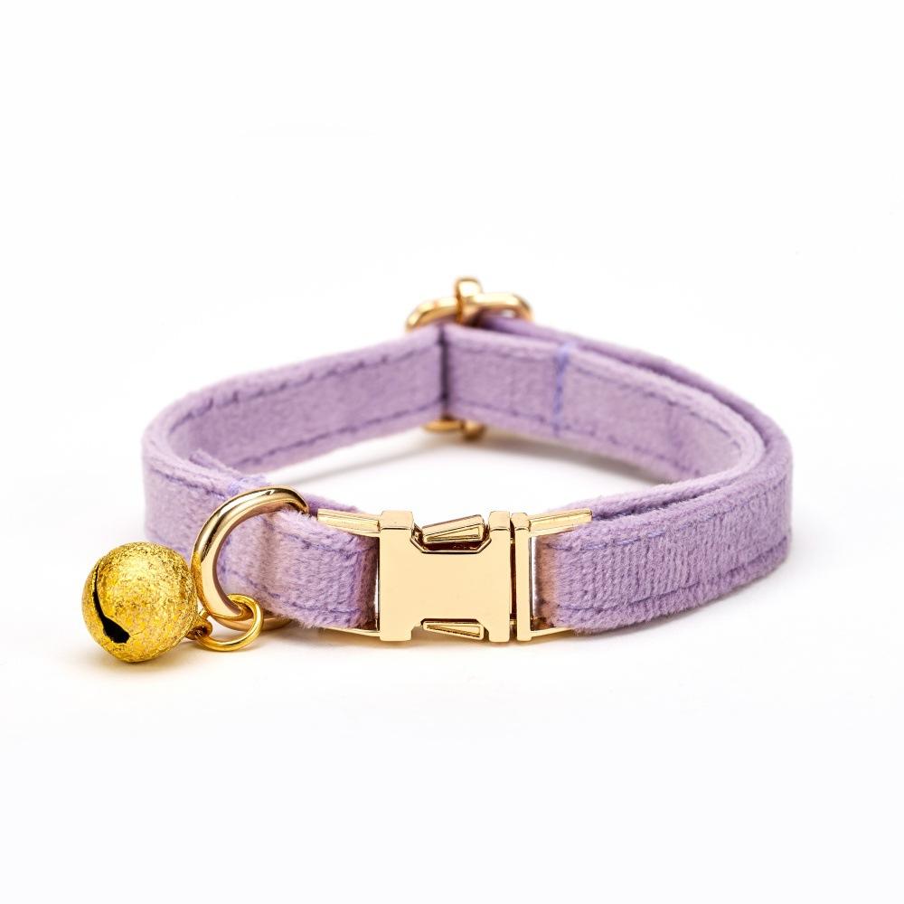 Collar Kucing Velvet Soft dengan Lonceng Emas & Buckle Ajustable | Soft Velvet Cat Collar with Gold Bell & Adjustable Buckle