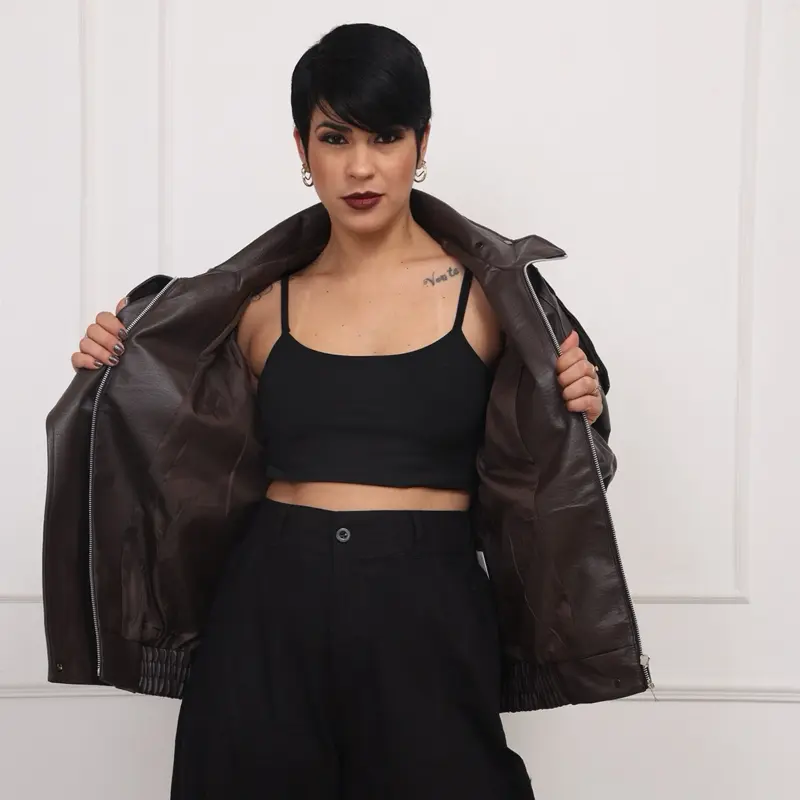 Jaqueta Feminina Oversize em Couro PU Preto com Fechamento Assimétrico e Gola Alta Estilosa para Looks Urbanos e Elegantes - 8
