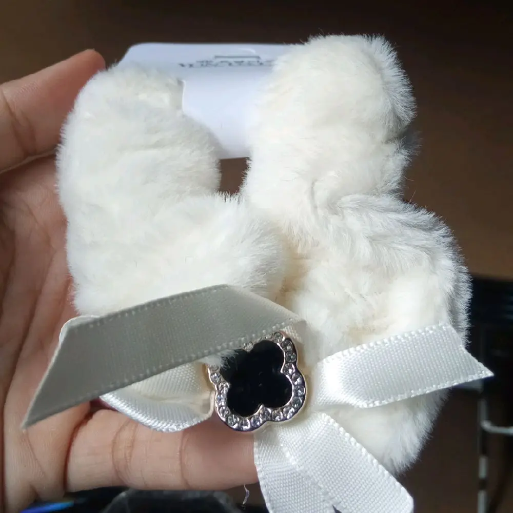 ikat rambut pita bulu halus termurah Scrunchies