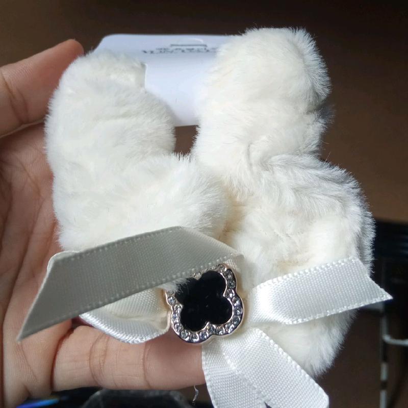 ikat rambut pita bulu halus termurah Scrunchies 0
