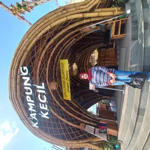 Lyona Basic Kaos Polo Wanita Lengan Panjang