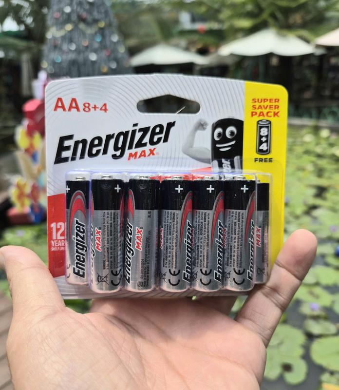 Vỉ 12 viên pin tiểu AA 1.5V Energizer Max E91 BP8+4 với logo môi trường xanh