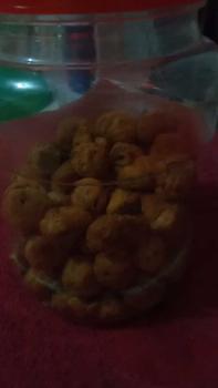 Product Review of COD Soes Coklat Cokelat/strawberry/ 500g/1kg /Update kemasan terbaru / merek baru/Malona/ mix rasa/halal Kue Sus Kering Isi soes coklat lumer 1 kgr Enak Murah （Cemilan keluarga, cocok untuk dewasa dan anak-anak） Chocolate Food Makanan Snack Manis from s**5 1