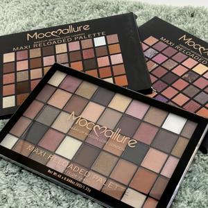 Mocoallure Paleta de Sombras Maxi Reloaded 45 Colores Altamente Pigmentados Mate y Brillosos Fórmula de Larga Duración
