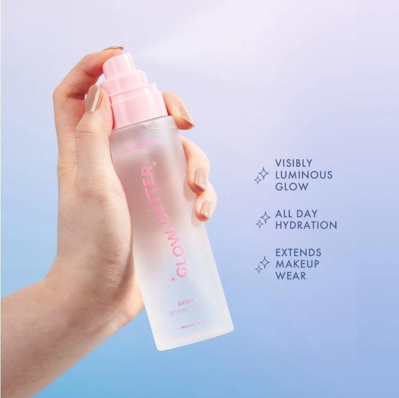 Luxcrime Glow-Getter Dewy Setting Spray - Makeup Tahan Lama Transferproof & Melembabkan Kulit 24 Jam 4