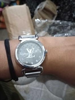 Product Review of jam tangan magnet wanita motif keren from M**k m**l 0