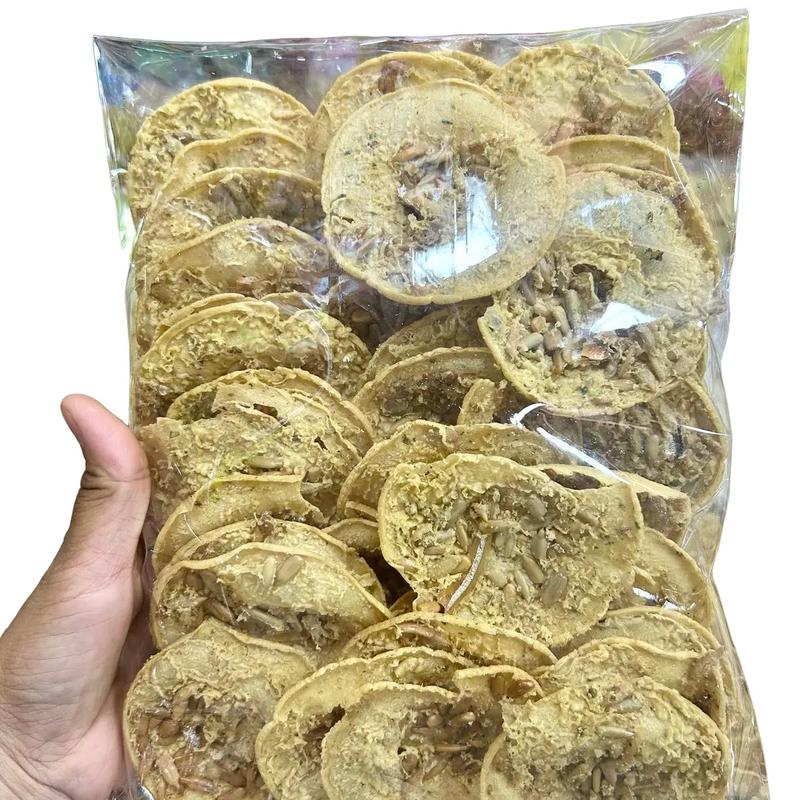 Rempeyek kuaci keping besar ada 40 keping No oder utk yg tdk cerewet ...