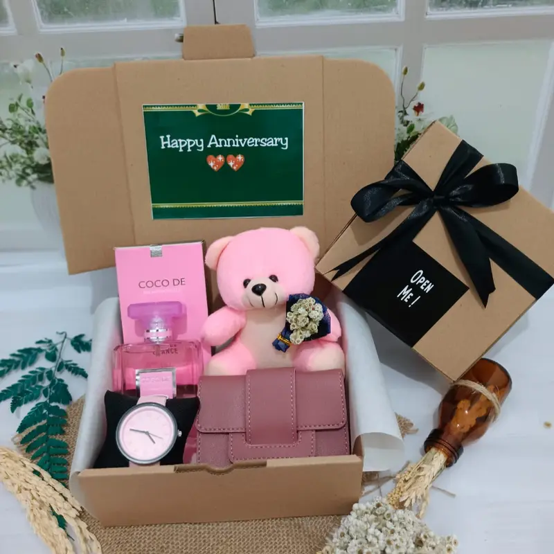 KADO/HAMPERS CEWEK BONEKA,DOMPET,JAM TANGAN PARFUME MURAH 1